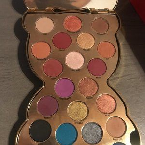 Moschino Makeup - Moschino x Sephora Bear Palette Moschino Makeup - Moschino x Sephora Bear Palette